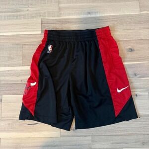Chicago Bulls Nike black and red NBA basketball shorts Sz L  #basketball #NBA